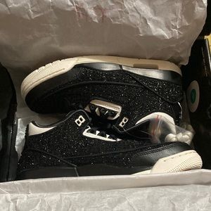 New Jordan x Vogue 3 size 7 W